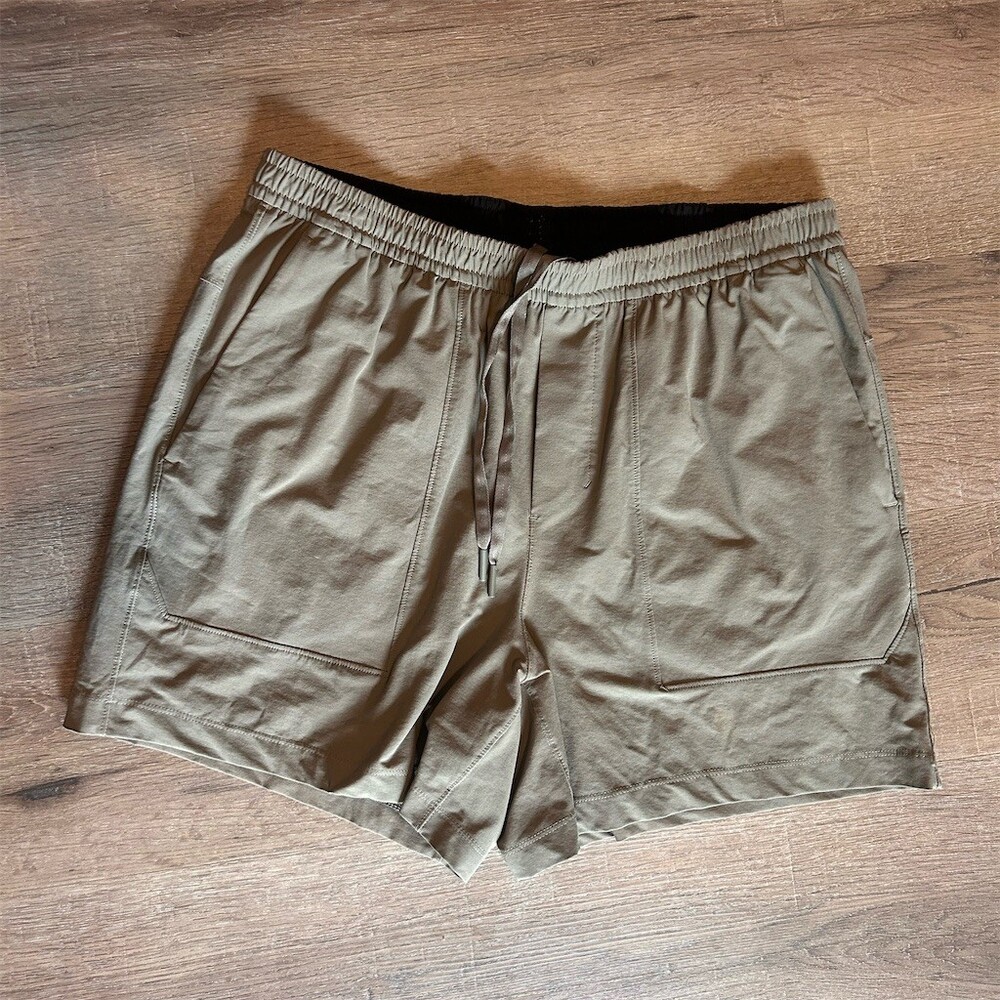 Lululemon Bowline Shorts Men's Size L Nomad Tan Elastic Waist Drawstring